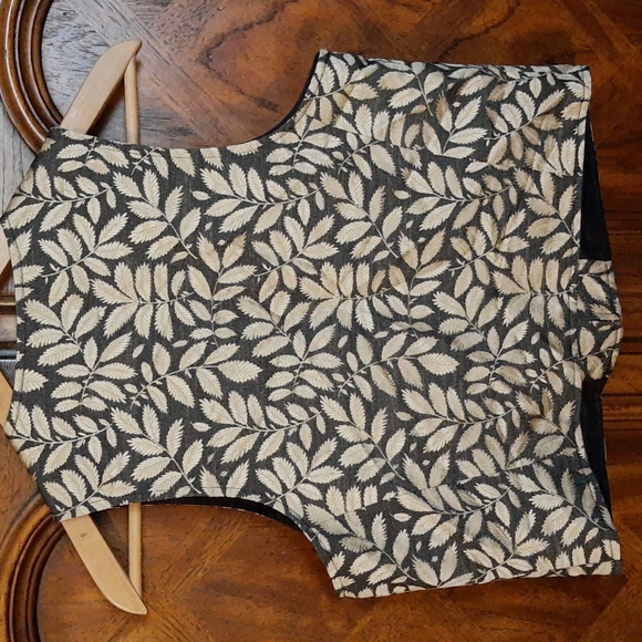 Emanuel Ungaro Zipper Front Navy Blue and Cream Silk Brocade Vest, Size 8 - Picture 6 of 9